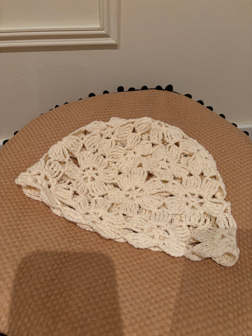 Bonnet crochet ajouré en coton